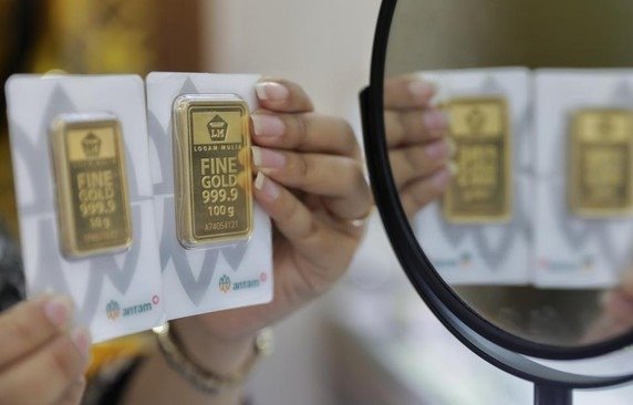 Harga Emas Antam Naik ke Rp2,453 Juta per Gram pada Jumat 12 Desember, Buyback Ikut Menguat