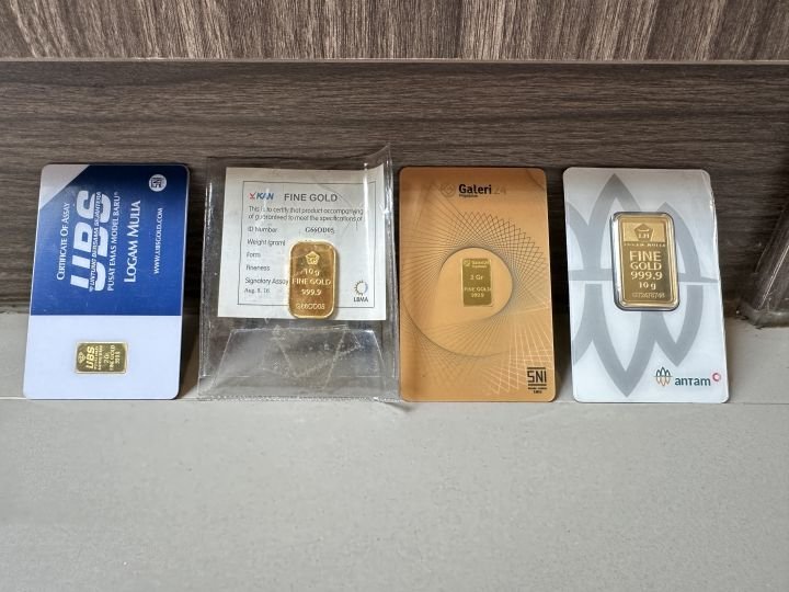 Harga Emas Pegadaian Kompak Turun di Akhir 2025, UBS dan Galeri24 Anjlok hingga Rp74 Ribu per Gram