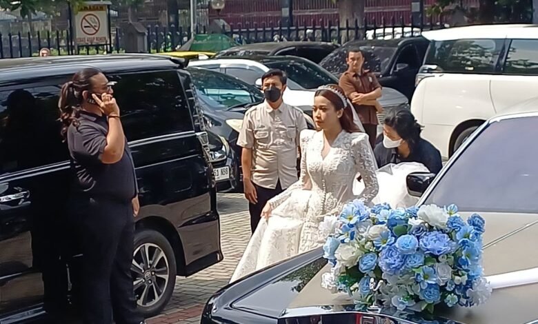 Brisia Jodie dan Jonathan Alden Tampil Anggun dan Penuh Kebahagiaan Jelang Pemberkatan di Gereja Katedral Jakarta