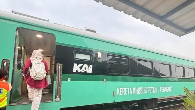 Kereta Khusus Petani-Pedagang Resmi Beroperasi di Merak–Rangkasbitung