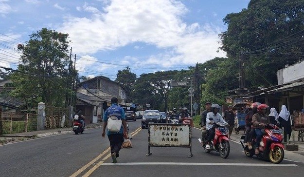 Polres Bogor Antisipasi Arus Balik Wisatawan, One Way Arah Jakarta Diberlakukan di Jalur Puncak