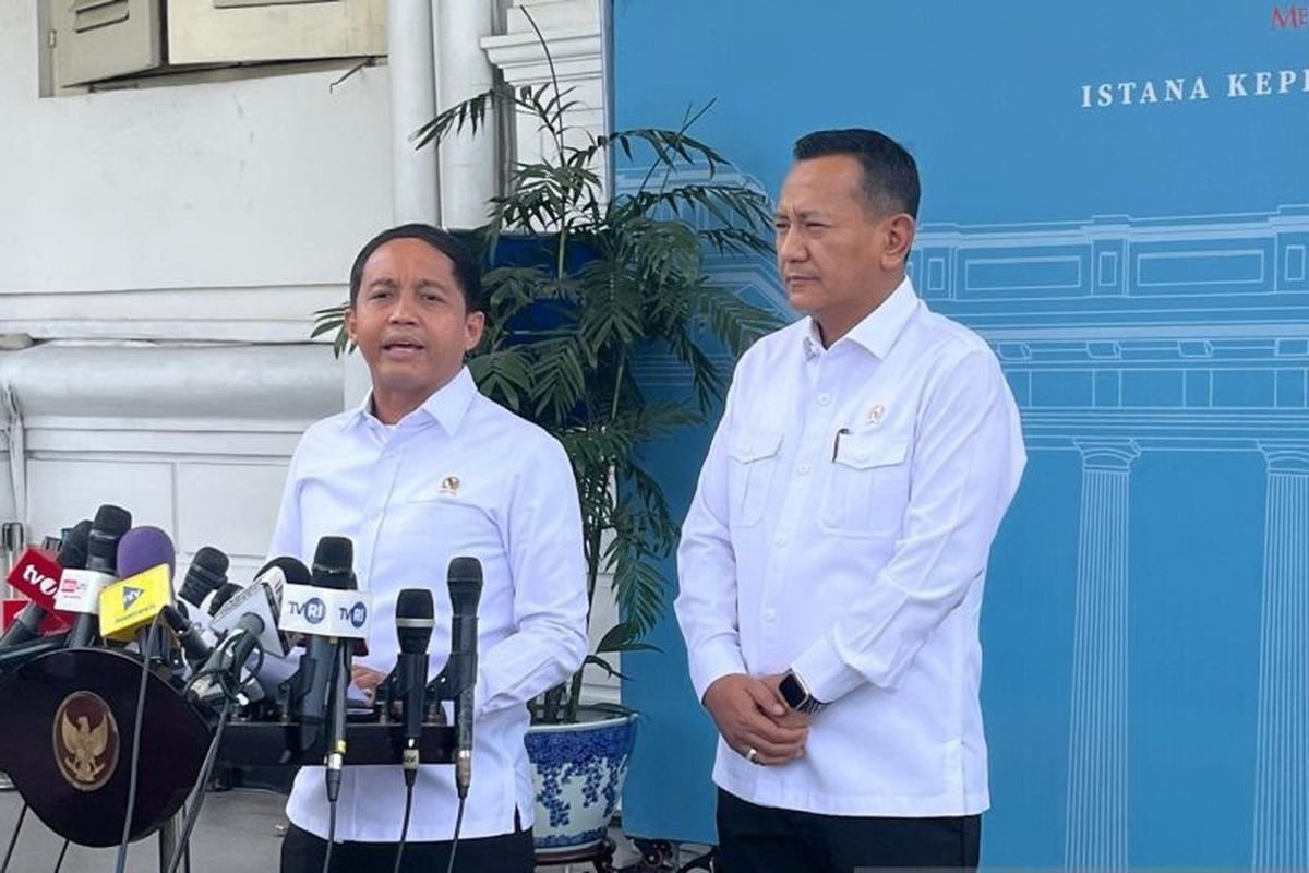 Presiden Prabowo Perintahkan Menhut Audit Total Perusahaan Hutan, Dan Libatkan TNI-Polri Usut Penyebab