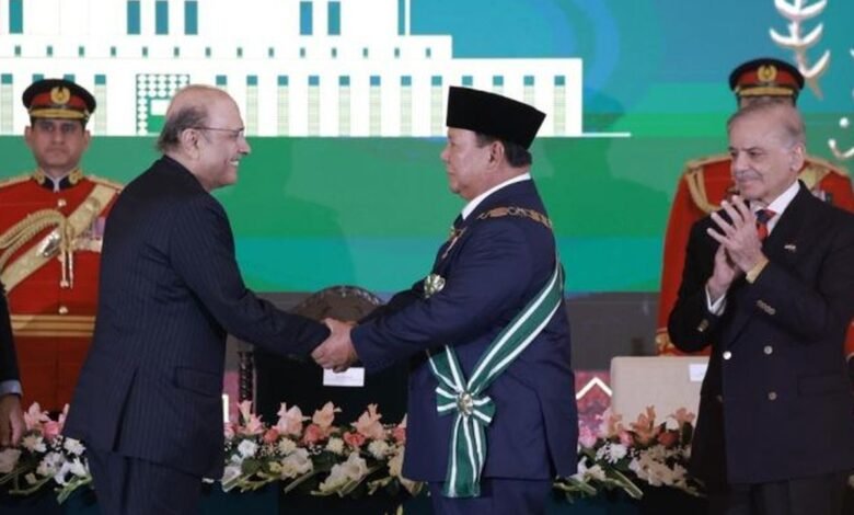 Presiden Prabowo Subianto Terima Penghargaan Tertinggi Nishan-e-Pakistan dalam Kunjungan Kenegaraan ke Islamabad