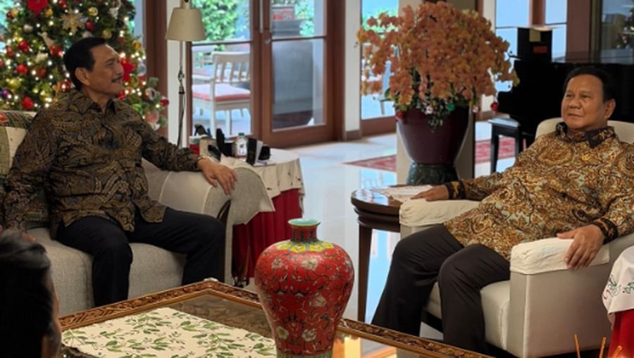 Prabowo Subianto Sambangi Rumah Luhut di Hari Natal 2025