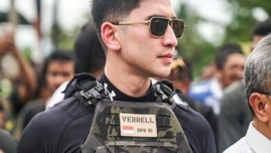 Verrell Bramasta Klarifikasi Soal Pakai Tactical Vest Saat Tinjau Bencana di Padang: Bukan Rompi Antipeluru