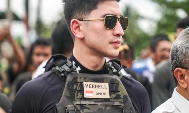 Verrell Bramasta Klarifikasi Soal Pakai Tactical Vest Saat Tinjau Bencana di Padang: Bukan Rompi Antipeluru