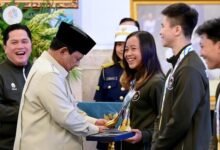 Presiden Prabowo Terkejut Hitung Medali Martina Ayu, Atlet Triathlon Ini Raih Bonus Rp3,4 Miliar di SEA Games 2025