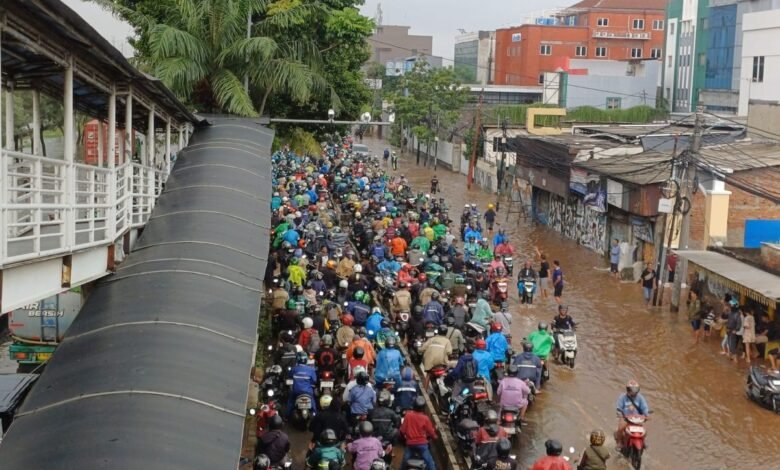 BPBD DKI Catat 19 RT dan Satu Ruas Jalan Masih Tergenang Banjir Minggu Pagi