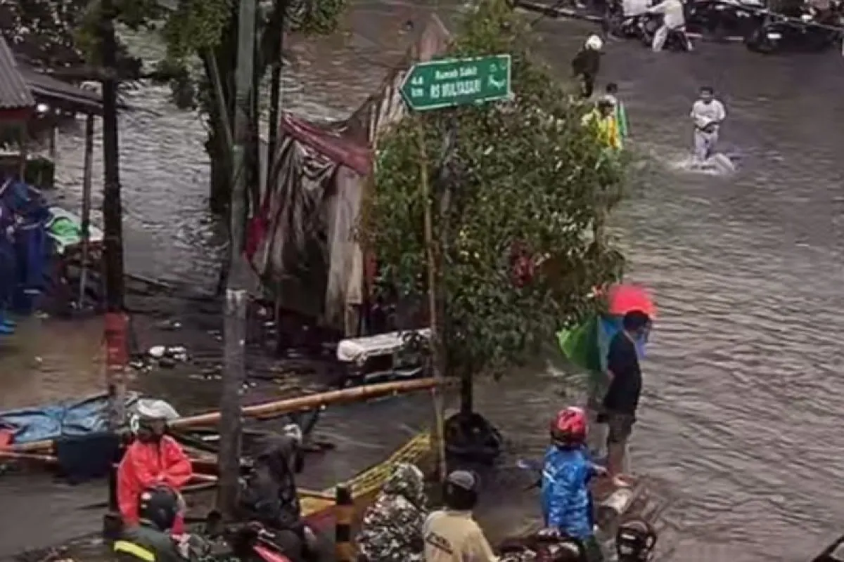 BPBD: Banjir Rendam Puluhan Ruas Jalan dan Sejumlah RT di Jakarta