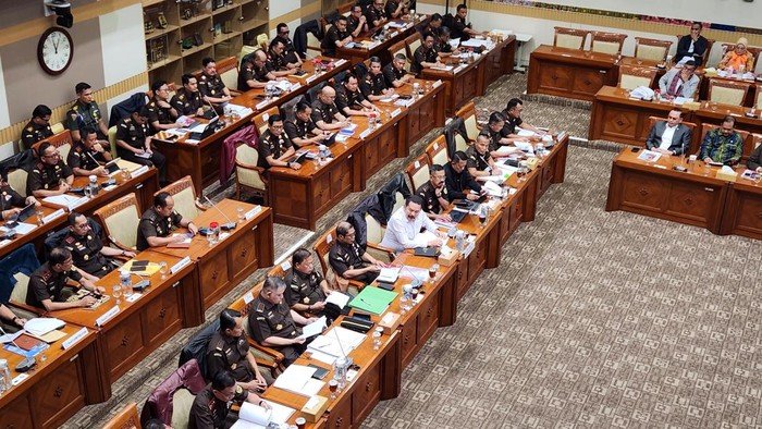 Jaksa Agung Pastikan Hentikan Kasus Guru SD Yang Jadi Tersangka Usai Razia Rambut Siswa