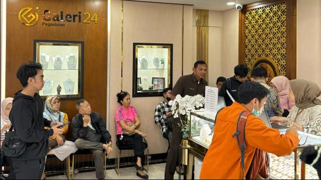 Harga Emas Pegadaian Hari Ini 15 Januari 2026 Naik, Galeri24 dan UBS Kompak Menguat