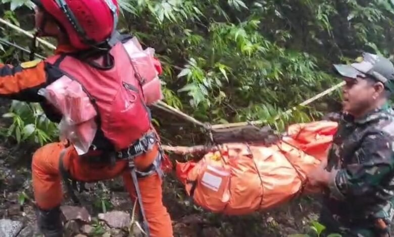 Korban Kedua Pesawat ATR 42-500 Ditemukan di Jurang 500 Meter Gunung Bulusaraung