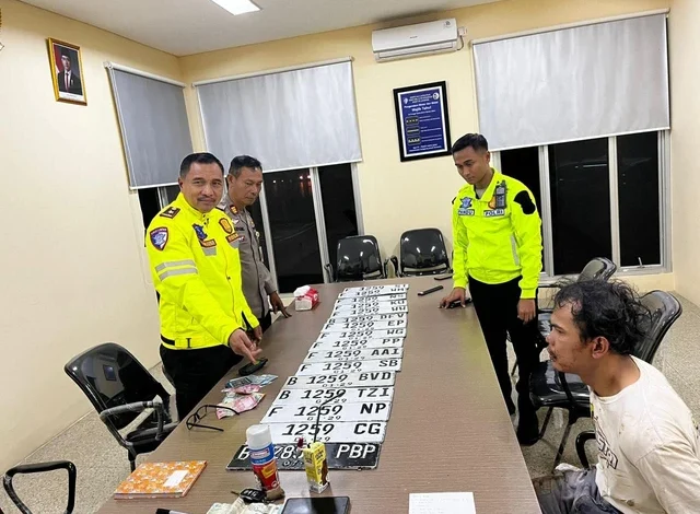 Pengemudi Fortuner Ditangkap Saat Nyabu di Rest Area Tol Jagorawi, Modifikasi Tangki Angkut Ratusan Liter BBM Subsidi