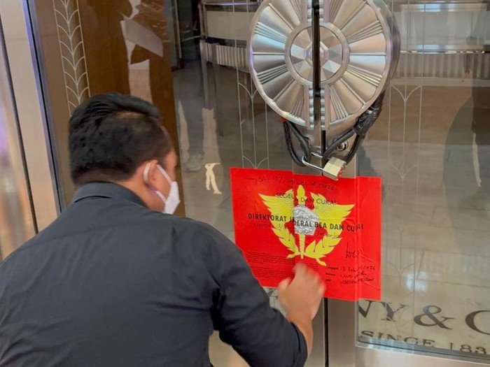 Tiga Gerai Tiffany & Co di Jakarta Disegel Bea Cukai Jakarta