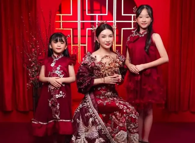 Sarwendah Rayakan Tahun Baru Imlek 2026 Kompak Kenakan Busana Merah Bersama Putri Tercinta