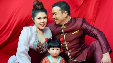 Momen Spesial Imlek 2026: Tina Toon Perkenalkan Anak Pertama ke Publik