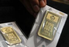 Harga Emas Antam Turun Rp25.000 Hari Ini, 1 Gram Jadi Rp3.024.000