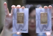 Harga Emas Antam Turun Rp24.000, Kini Rp2.997.000 per Gram
