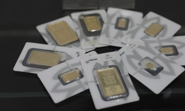 Harga Emas Antam Turun Rp40.000 Hari Ini, Buyback Ikut Melemah