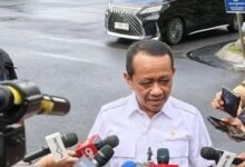 Bahlil Lahadalia Imbau Warga Tak Panic Buying BBM di Tengah Krisis Global, Masyarakat Diminta Hemat Energi