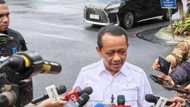 Bahlil Lahadalia Imbau Warga Tak Panic Buying BBM di Tengah Krisis Global, Masyarakat Diminta Hemat Energi