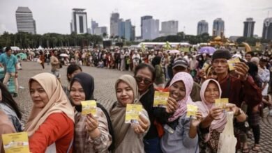 Pasar Murah di Monas, Pemerintah Salurkan 100 Ribu Paket Sembako untuk Warga