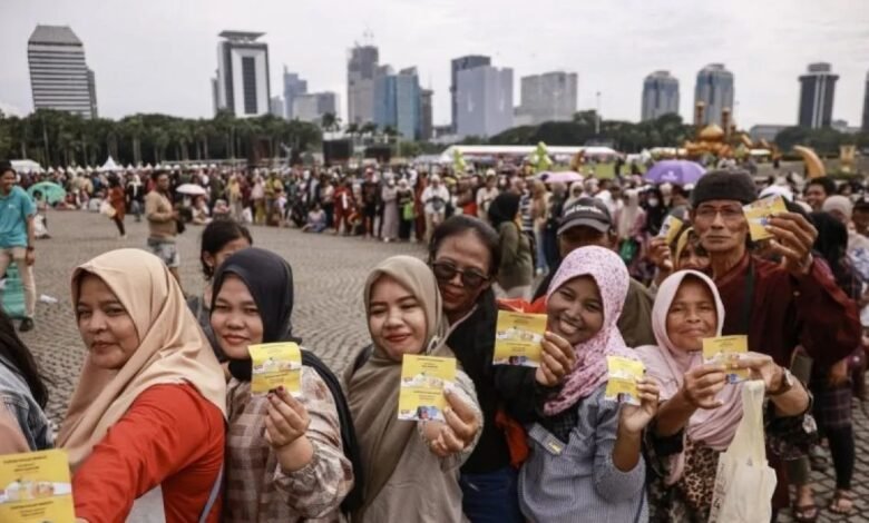 Pasar Murah di Monas, Pemerintah Salurkan 100 Ribu Paket Sembako untuk Warga