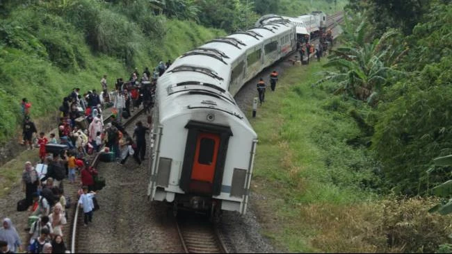 Jalur KA di Bumiayu Kembali Normal Usai KA Bangunkarta Anjlok, Perjalanan Kereta Beroperasi Lagi