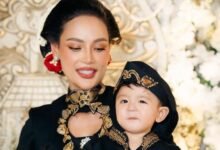 Momen Tedak Siten Putra Erika Carlina, Andrew Ambil Pesawat dan Gitar