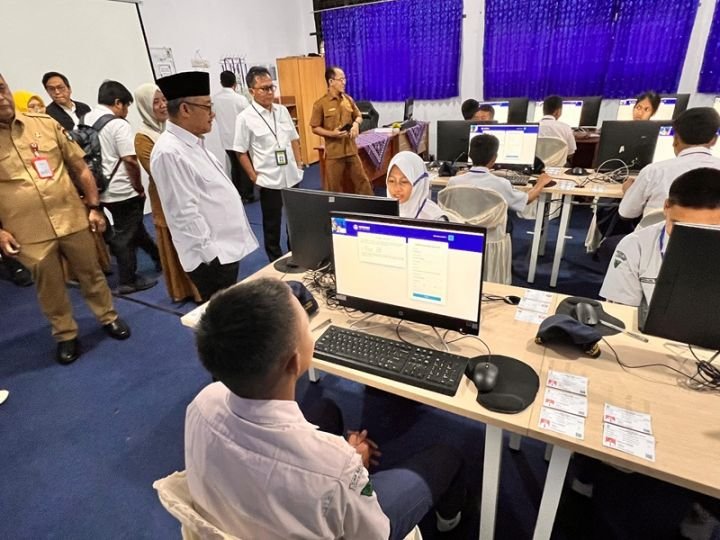 Kemendikdasmen Catat 98 Persen Siswa SMP Ikuti TKA, 2 Persen Absen